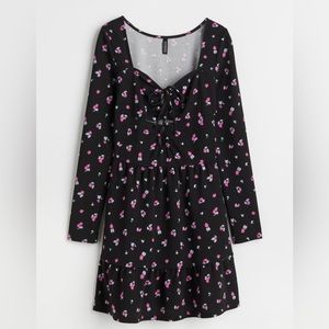 HM | Black / Floral Crêpe Lacing-detail Dress